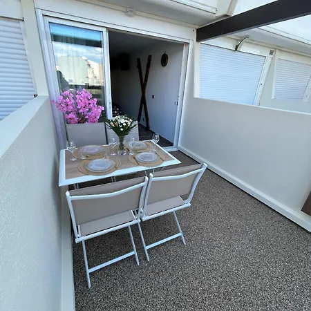 La Des Charmes - Village Naturiste - Coursives - Port Nature 2 *